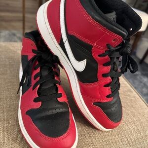 Nike Air Jordan 1 Mid Basketball Sneakers Lightly Worn